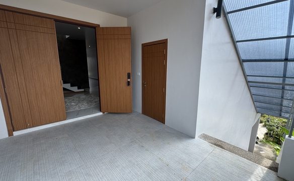 5 Bedroom Sea View Villa in Layan, Phuket