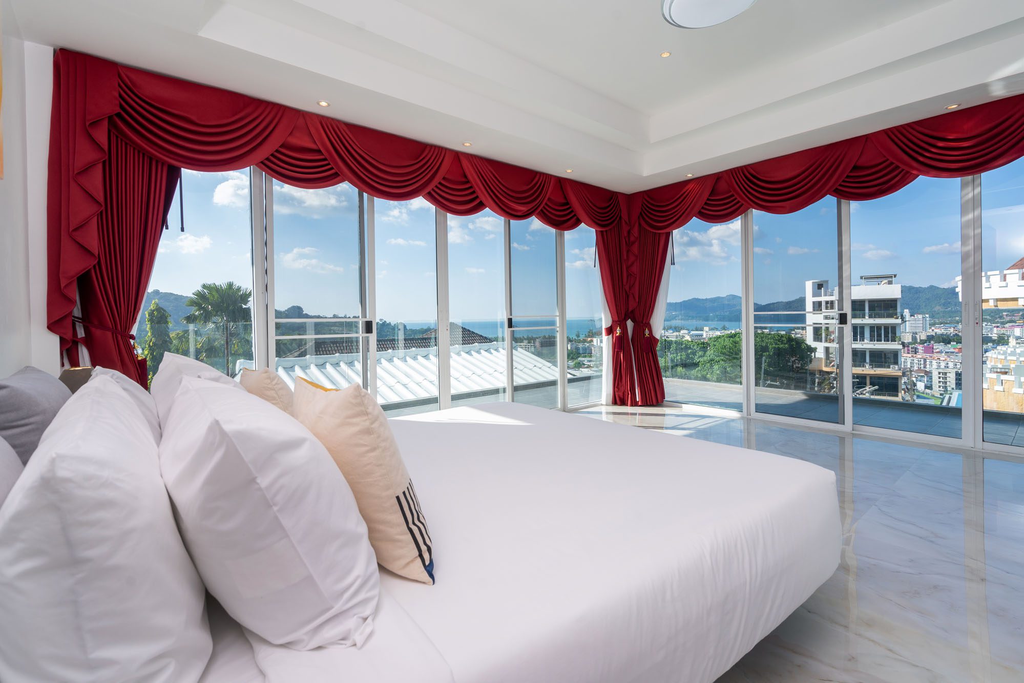 Exquisite 10-BR Sea View Villa – Infinity Pool – Patong 70 10-BR Sea View Villa with Infinity Pool