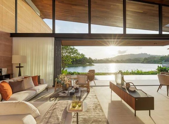 4 Bedroom Lakefront Pool Villa in Cherngtalay