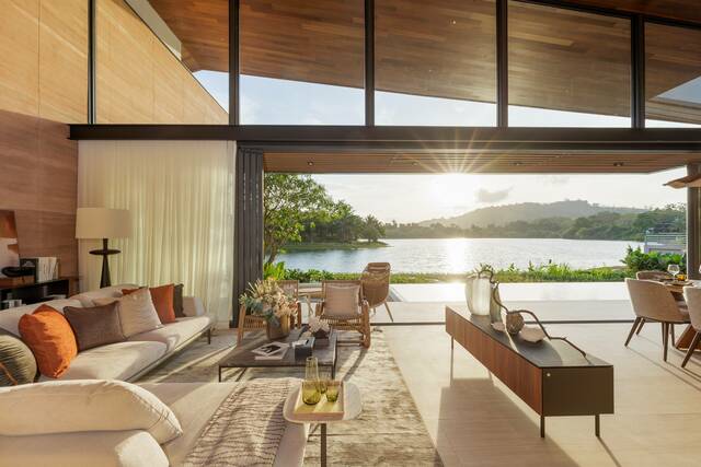 4 Bedroom Lakefront Pool Villa in Cherngtalay
