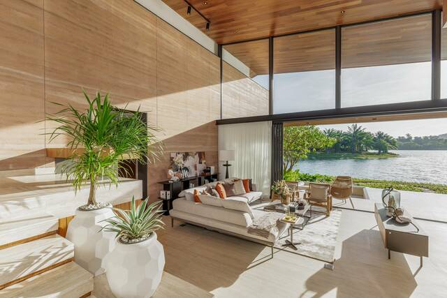 4 Bedroom Lakefront Pool Villa in Cherngtalay