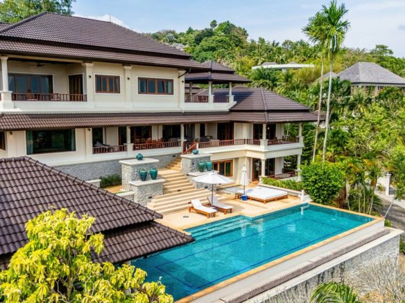 5 Bedroom Luxury Hillside Villa in Laguna