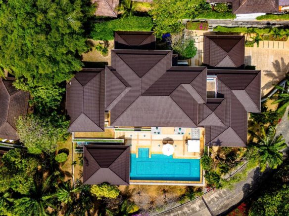 5 Bedroom Luxury Hillside Villa in Laguna