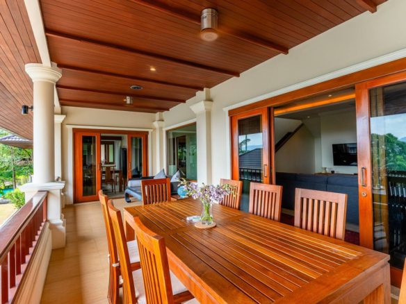 5 Bedroom Luxury Hillside Villa in Laguna