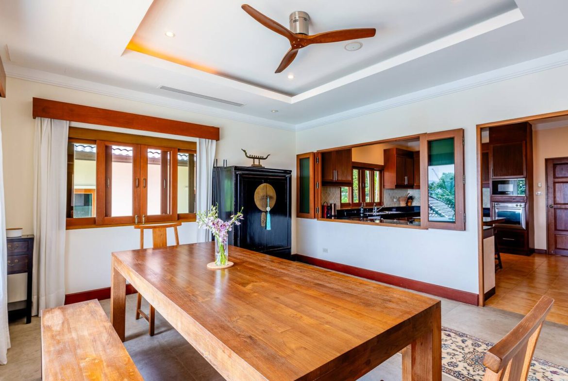 5 Bedroom Luxury Hillside Villa in Laguna