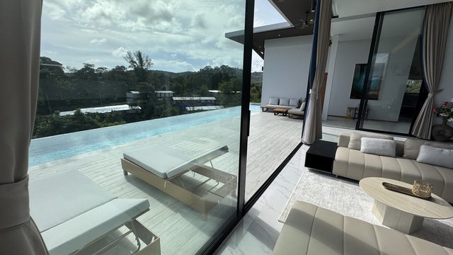 5 Bedroom Sea View Villa in Layan, Phuket