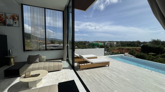 5 Bedroom Sea View Villa in Layan, Phuket