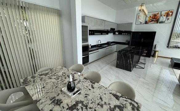 5 Bedroom Sea View Villa in Layan, Phuket