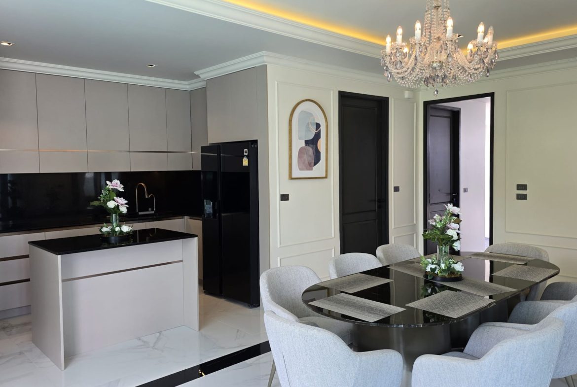 3+1 Bedroom Upgraded Pool Villa with Large Plot in Bang Tao