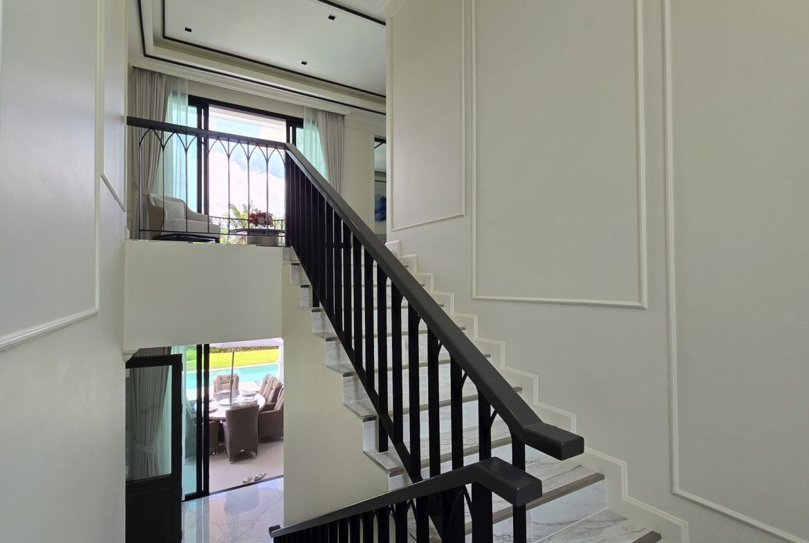 3+1 Bedroom Upgraded Pool Villa with Large Plot in Bang Tao
