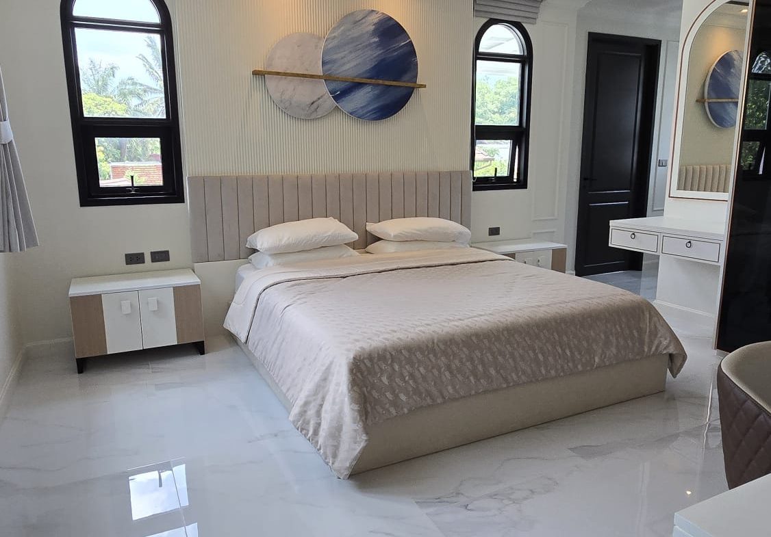 3+1 Bedroom Upgraded Pool Villa with Large Plot in Bang Tao