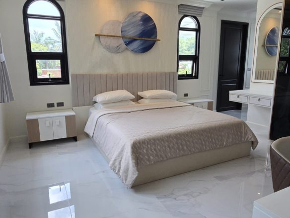 3+1 Bedroom Upgraded Pool Villa with Large Plot in Bang Tao
