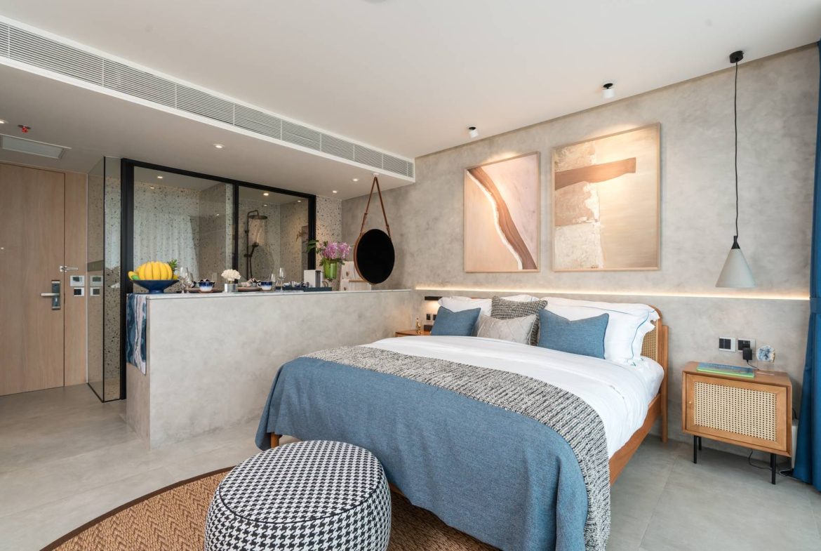 Luxury Beachfront Living Studio in Layan