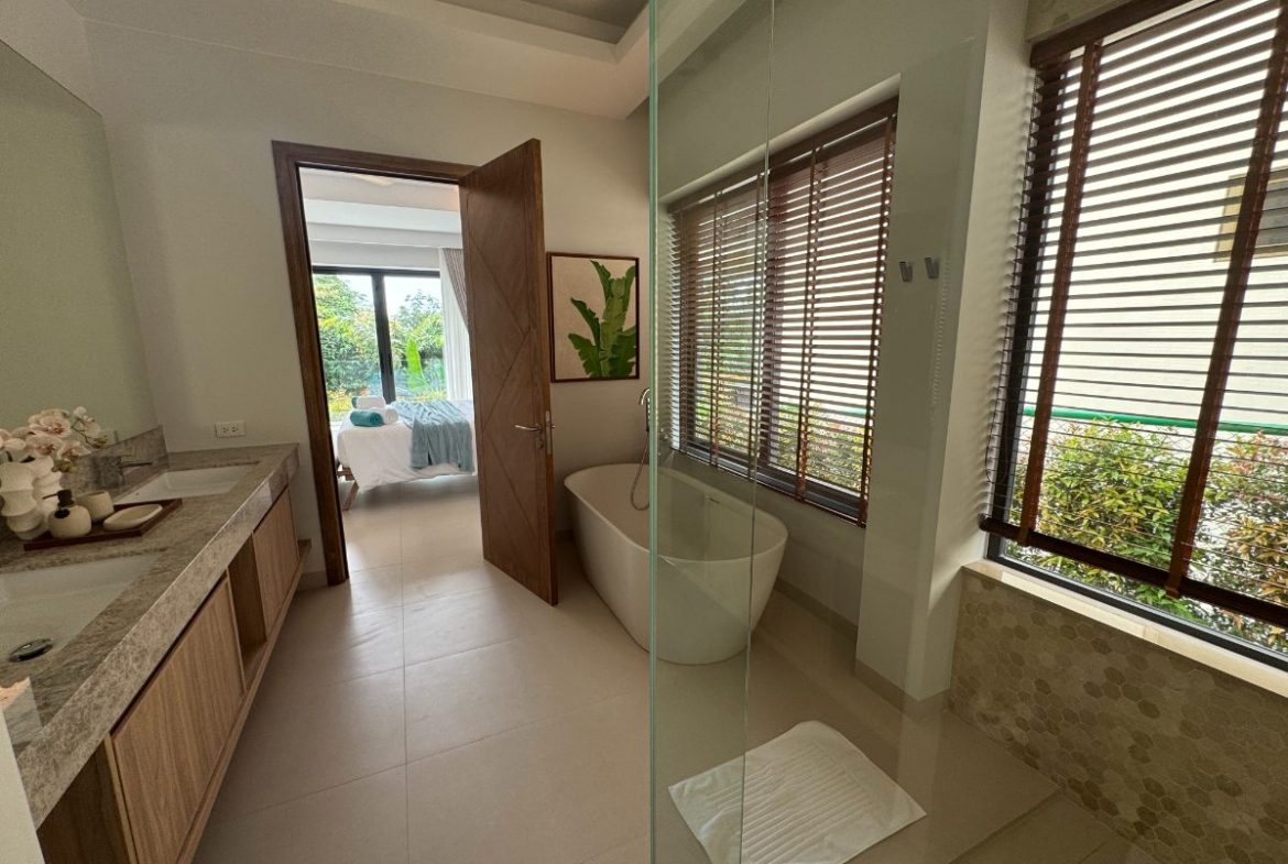 Mandarin Villa Nai Thon Beach