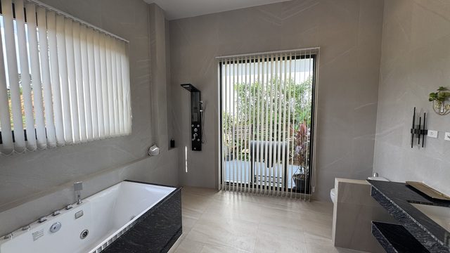 5 Bedroom Sea View Villa in Layan, Phuket