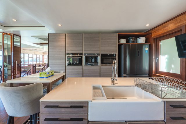 5 Bedroom Seaview Pool Villa in Kamala Beach