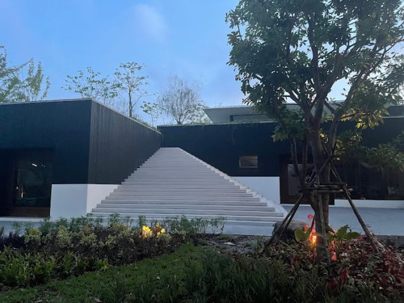 Secluded 4-Bedroom Villa in Serene Oasis