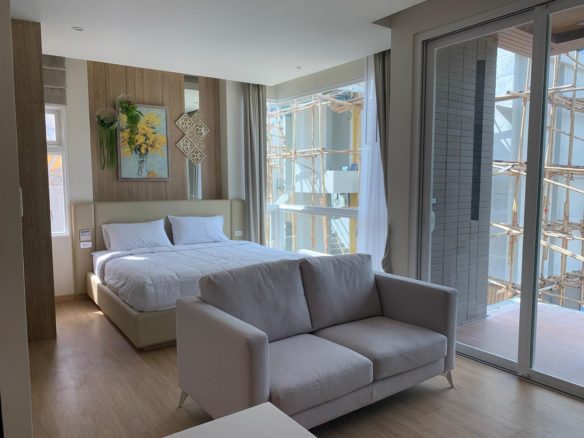 Smart Home Studio near Airport