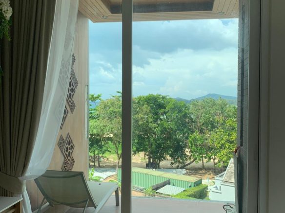 Smart Home Studio near Airport