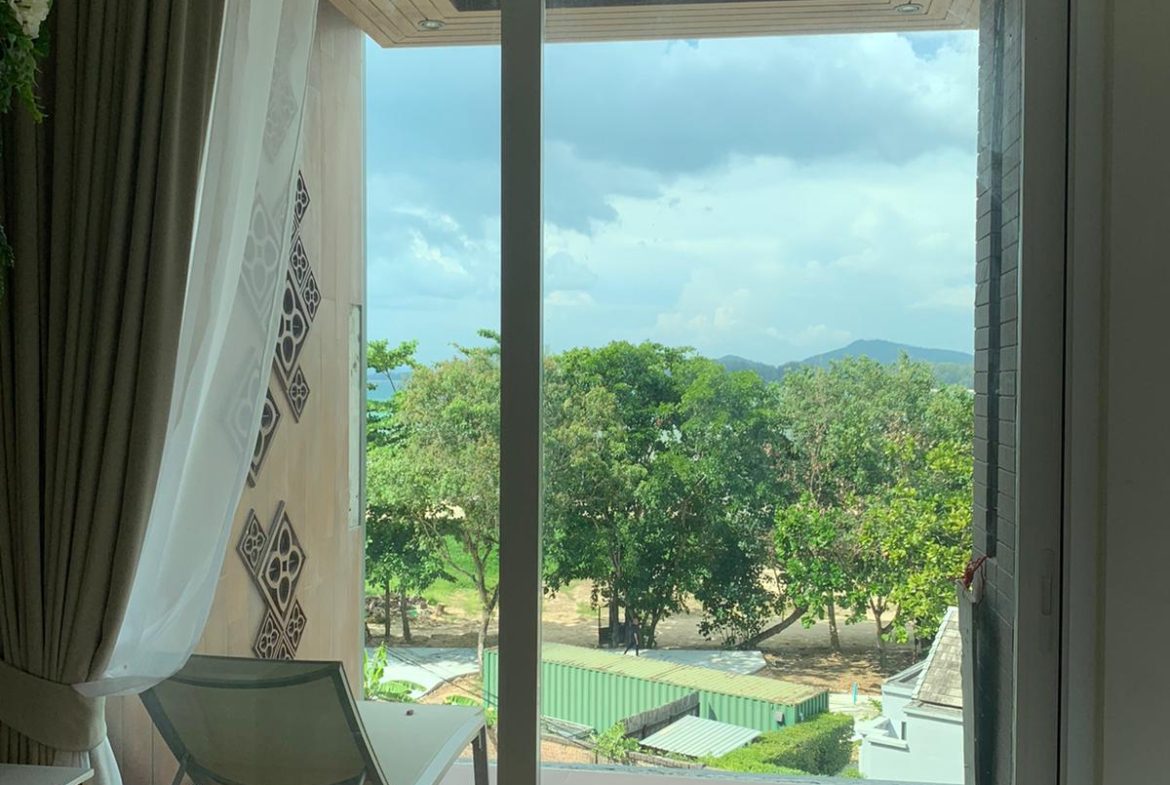 Airport Proximity One-Bedroom Condo