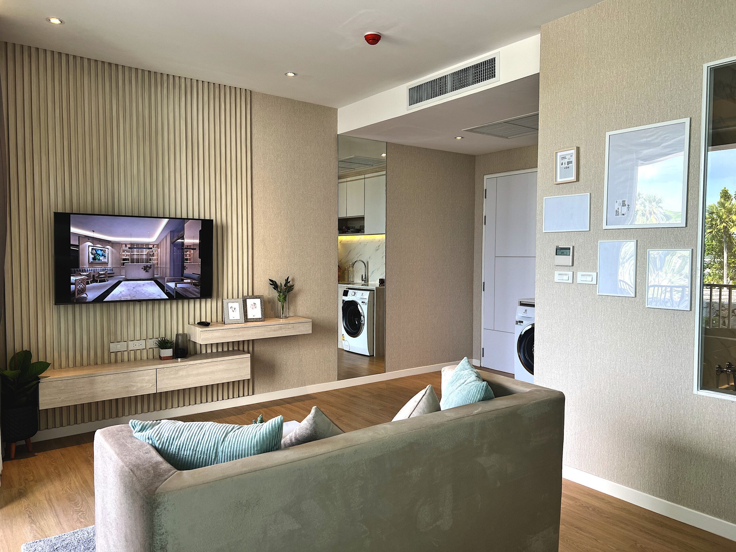 Smart Home Studio near Airport