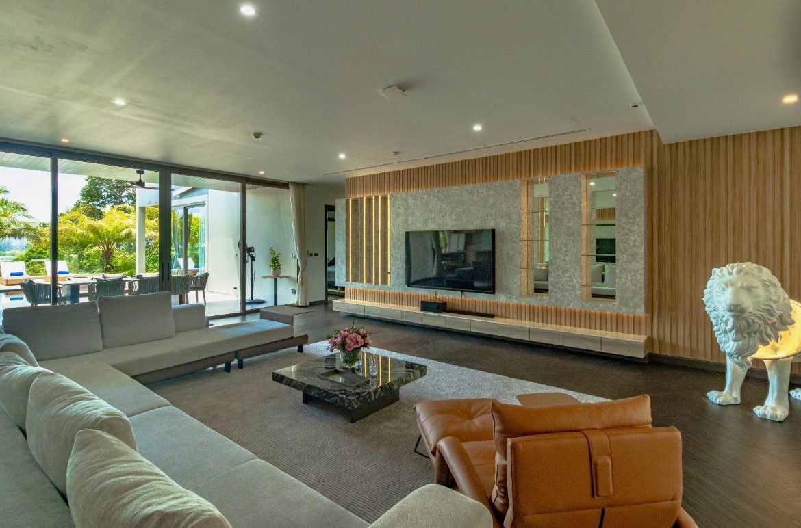 Luxury 6-Bedroom Villa with Infinity Pool Layan Beach