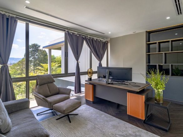 Luxury 6-Bedroom Villa with Infinity Pool Layan Beach