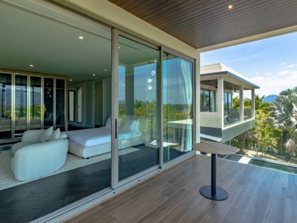 Luxury 6-Bedroom Villa with Infinity Pool Layan Beach