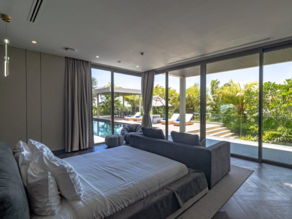 Luxury 6-Bedroom Villa with Infinity Pool Layan Beach
