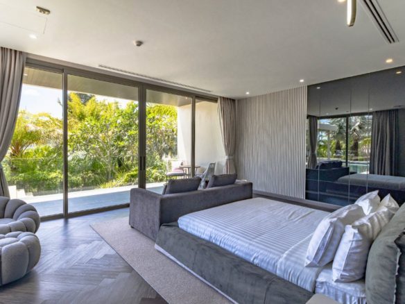 Luxury 6-Bedroom Villa with Infinity Pool Layan Beach