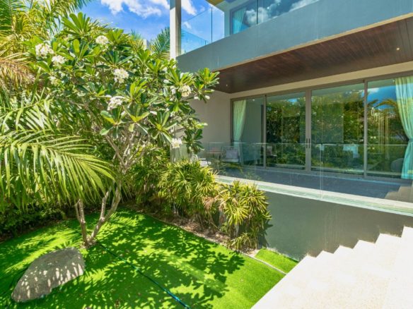 Luxury 6-Bedroom Villa with Infinity Pool Layan Beach