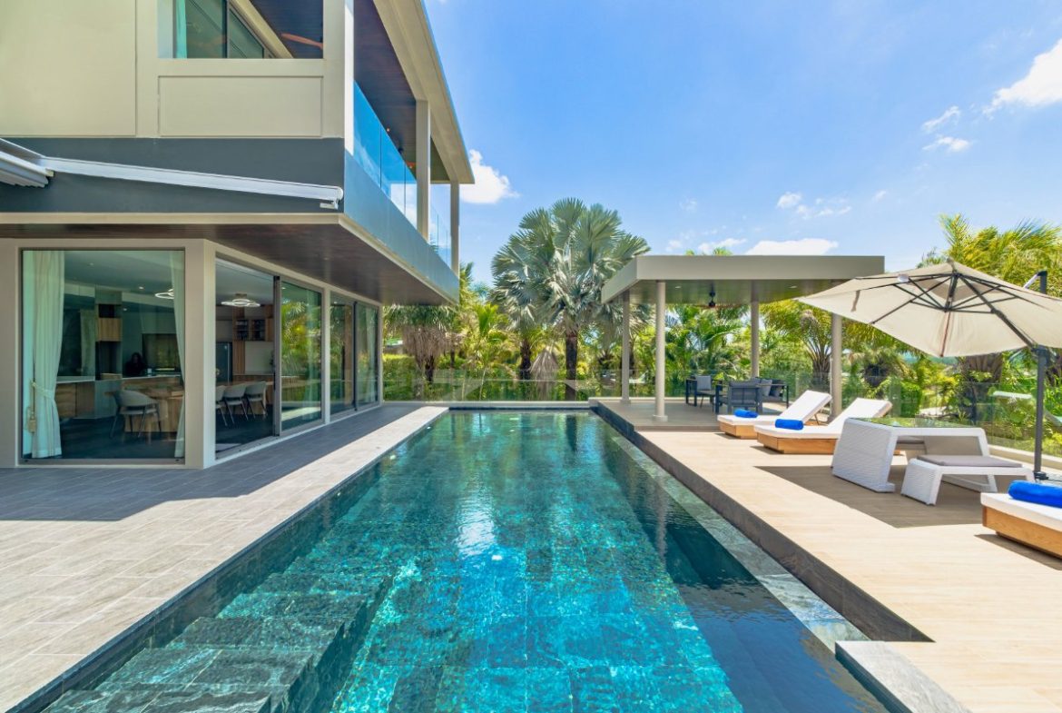 Luxury 6-Bedroom Villa with Infinity Pool Layan Beach