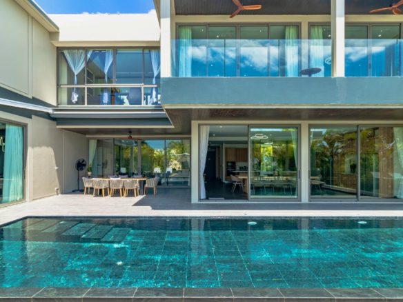 Luxury 6-Bedroom Villa with Infinity Pool Layan Beach