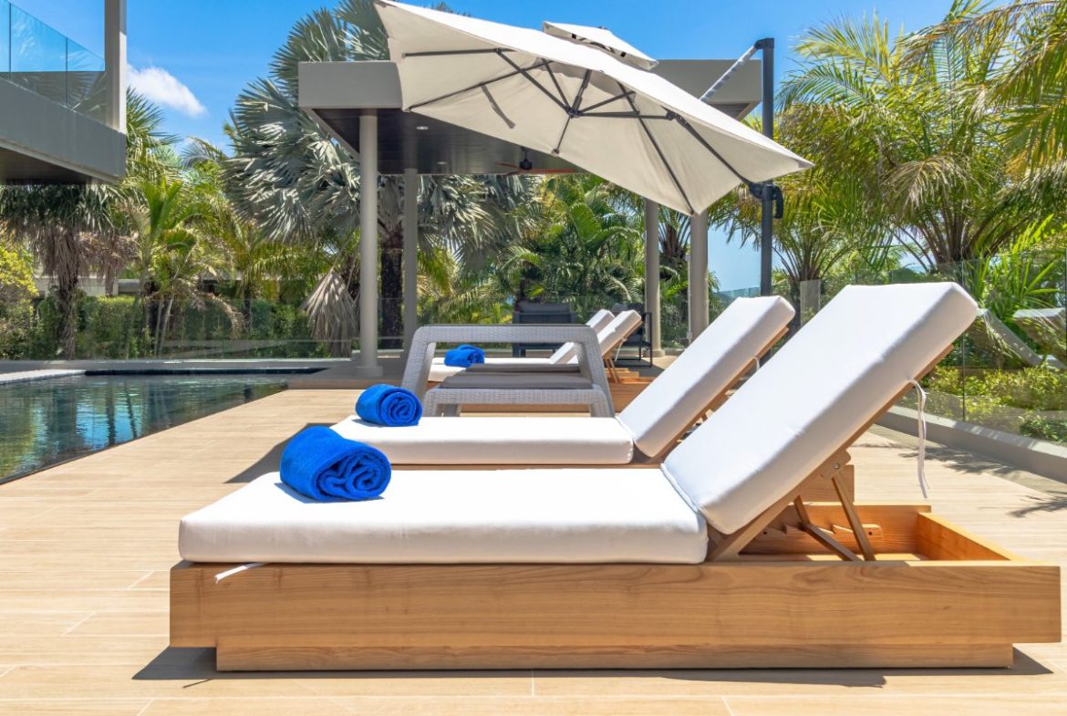 Luxury 6-Bedroom Villa with Infinity Pool Layan Beach