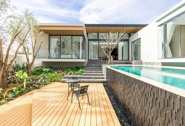 3–4 Bedroom Ready-to-Move-In Hillside Pool Villas in Bang Jo