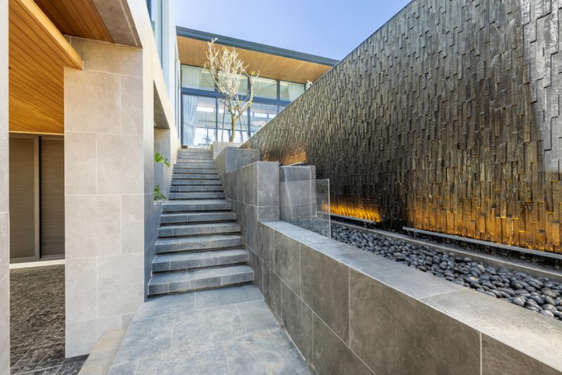 3–4 Bedroom Ready-to-Move-In Hillside Pool Villas in Bang Jo