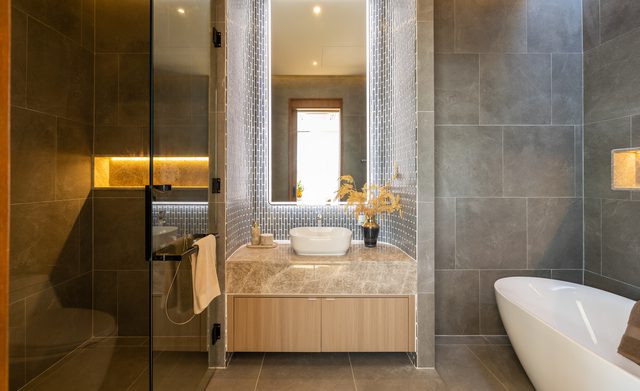 3–4 Bedroom Ready-to-Move-In Hillside Pool Villas in Bang Jo