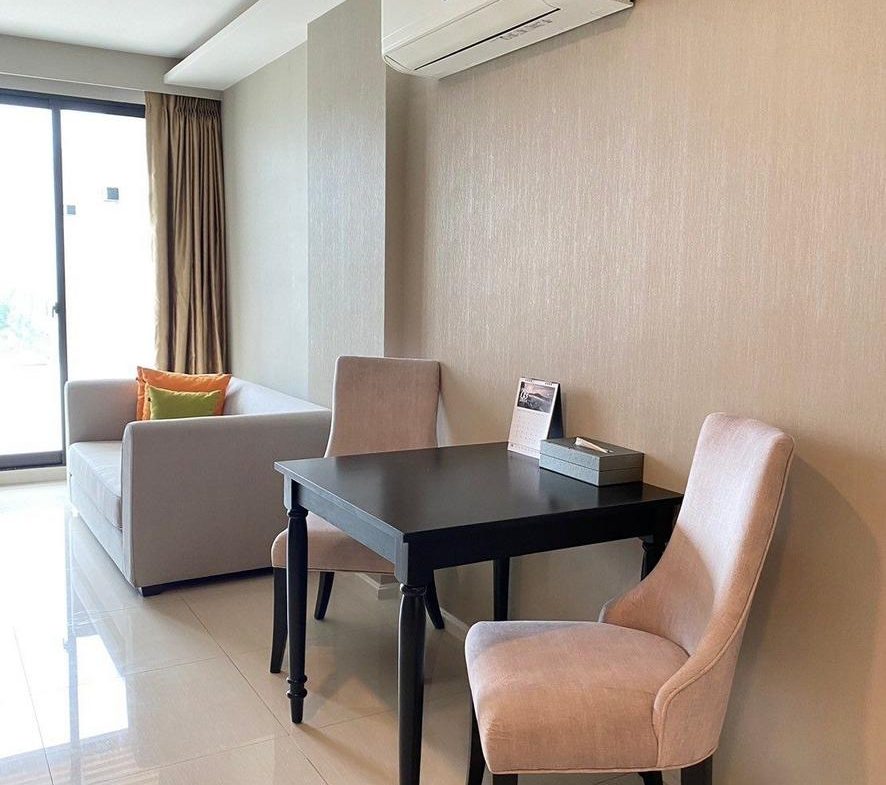 1 Bedroom Pool-View Condominium near Surin Beach