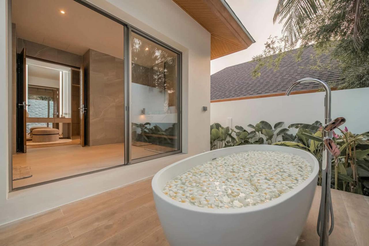 31-Bedroom-Courtyard-Pool-Villa-in-Pasak-Cherngtalay-gallery-4 3+1 Bedroom Courtyard Pool Villa in Pasak, Cherngtalay