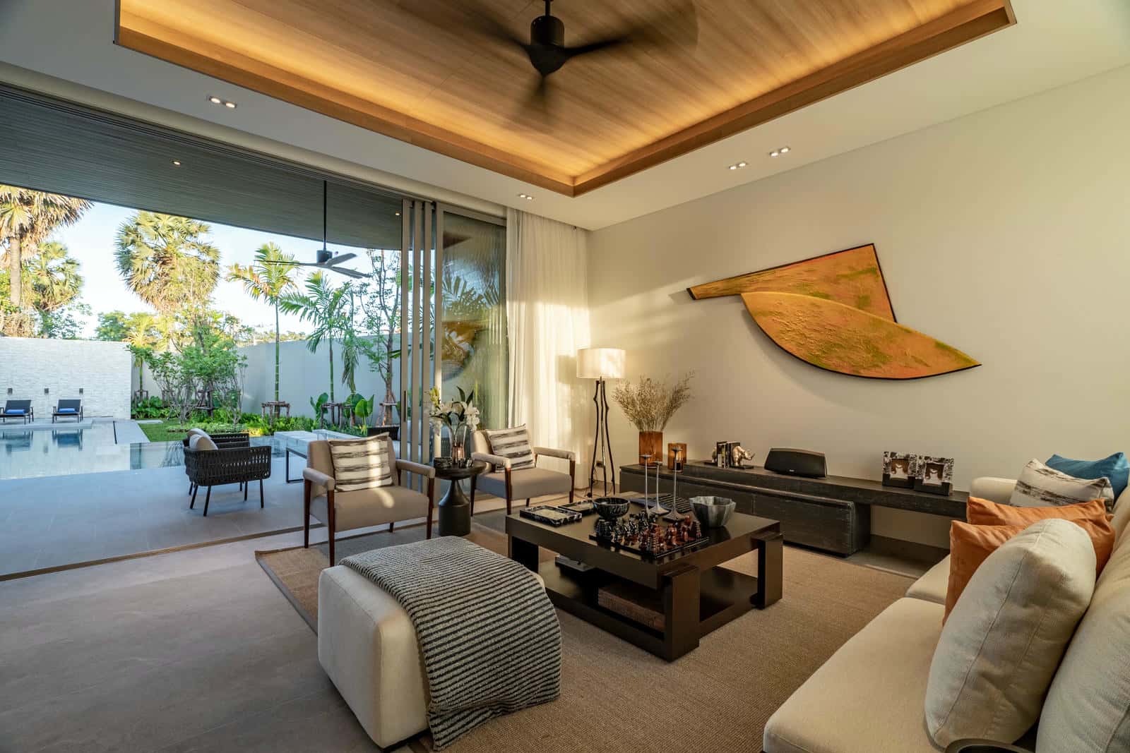 3+1 Bedroom Luxury Pool Villa for Rent Living_2 3+1 Bedroom Luxury Pool Villa for Rent in Layan