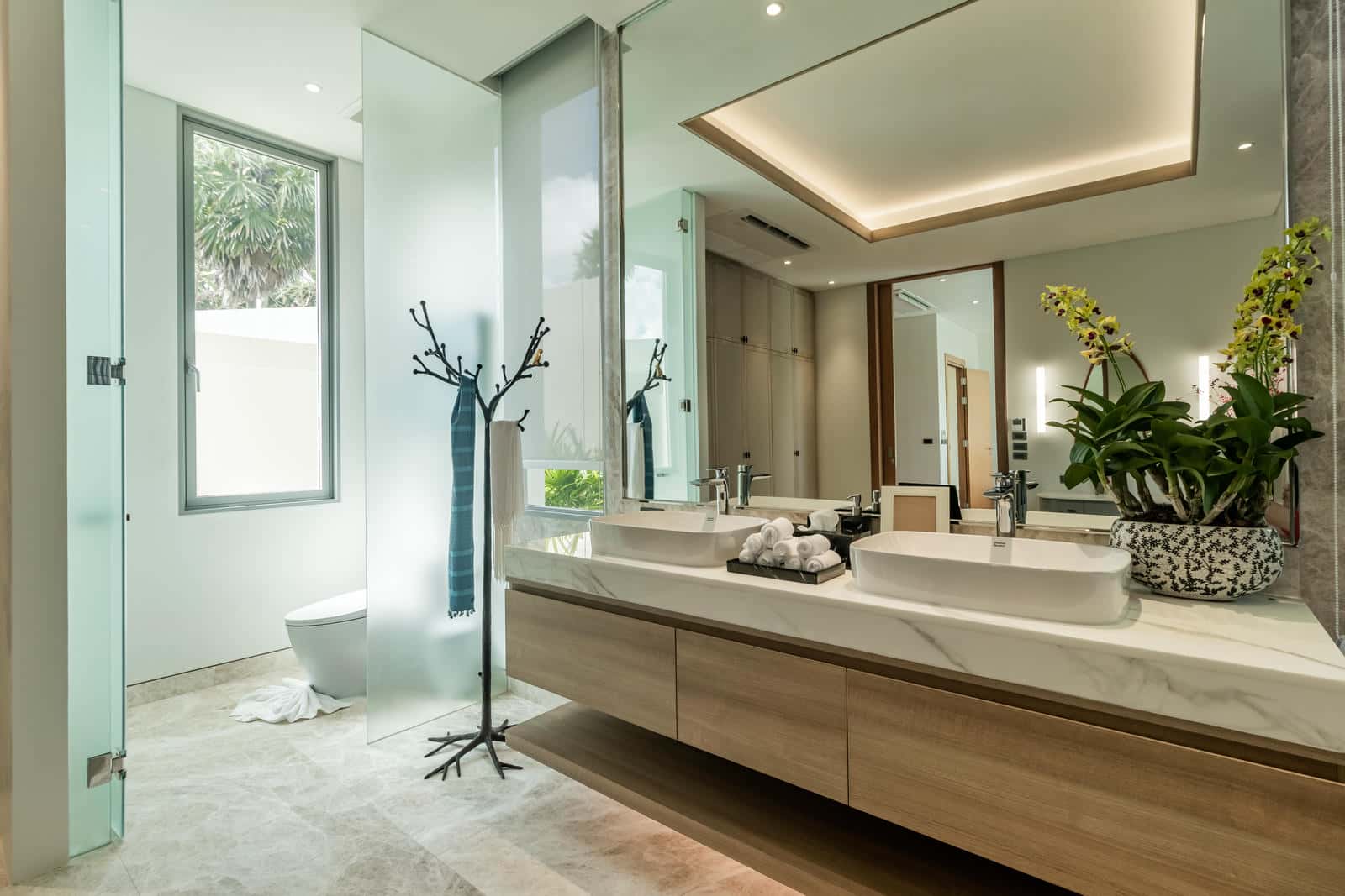 3+1 Bedroom Luxury Pool Villa for Rent Master Bath_3 3+1 Bedroom Luxury Pool Villa for Rent in Layan