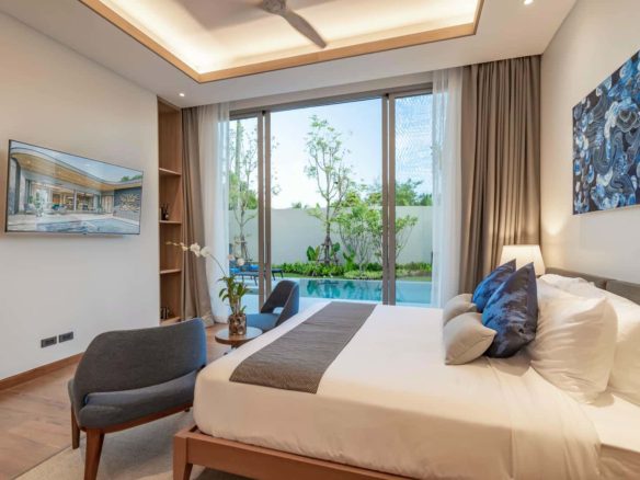 3+1 Bedroom Luxury Pool Villa for Rent in Layan