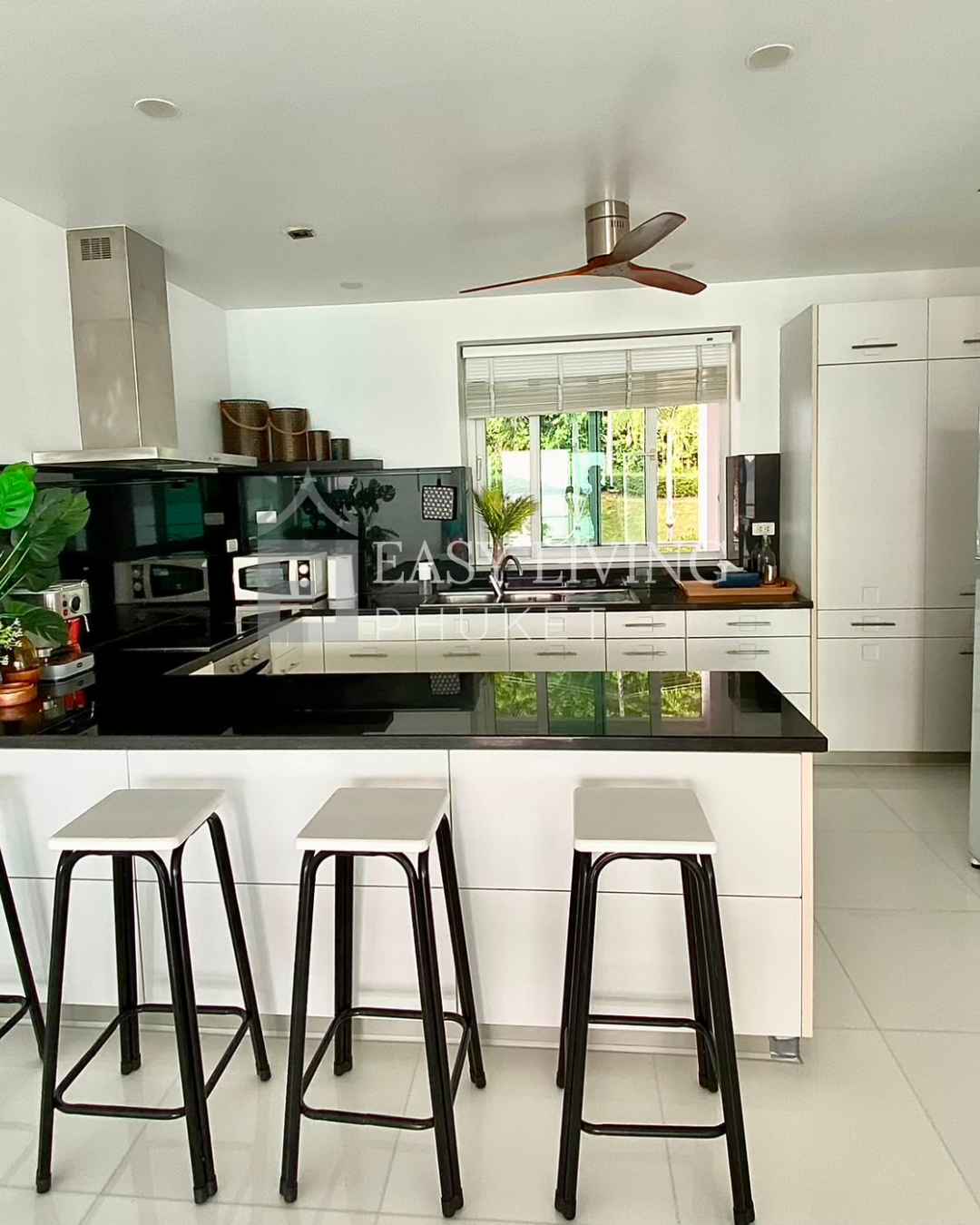 Spectacular 4-Bedroom Beachfront Duplex with Panoramic Ocean Views in Ao Yon