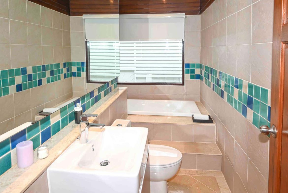 Spacious 3+1 Bedroom Private Pool Villa for Rent in Pasak