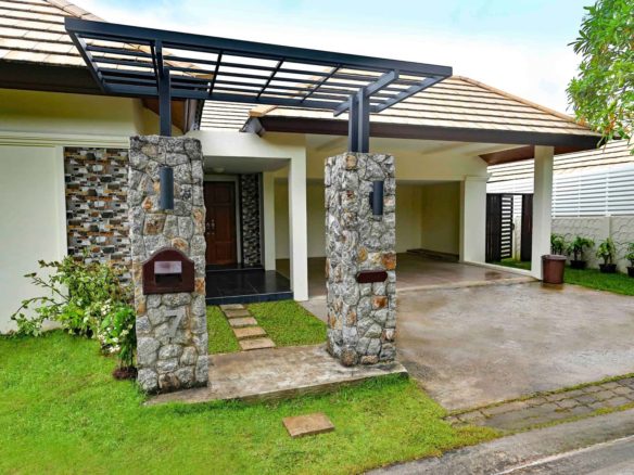 Spacious 3+1 Bedroom Private Pool Villa for Rent in Pasak