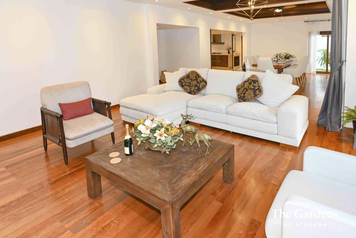 Spacious 3+1 Bedroom Private Pool Villa for Rent in Pasak