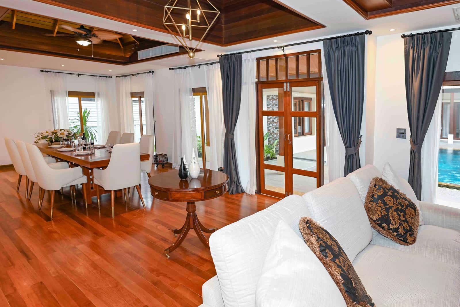 Spacious 3+1 Bedroom Private Pool Villa for Rent in Pasak