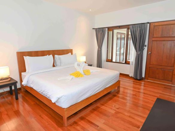 Spacious 3+1 Bedroom Private Pool Villa for Rent in Pasak