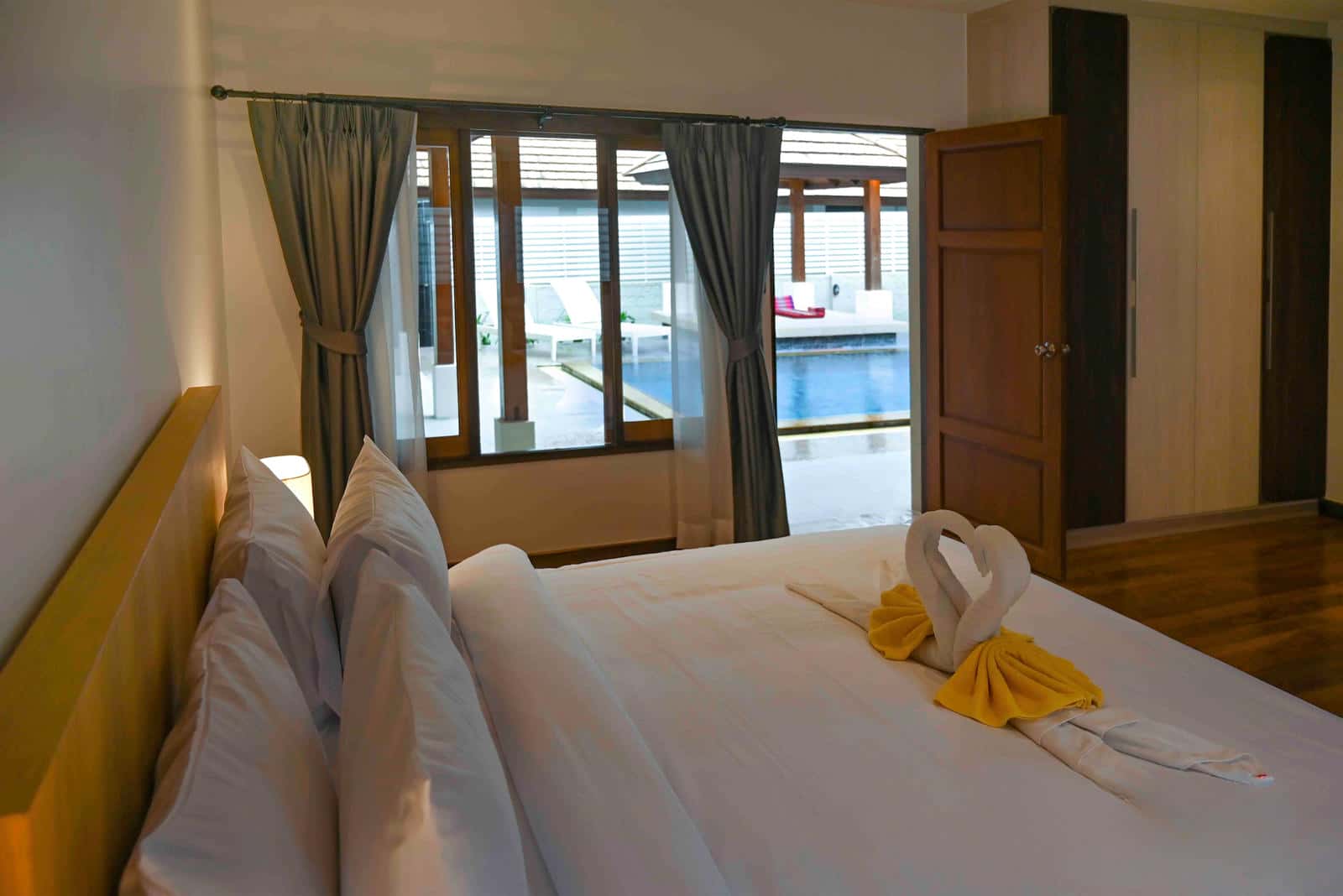 Spacious 3+1 Bedroom Private Pool Villa for Rent in Pasak