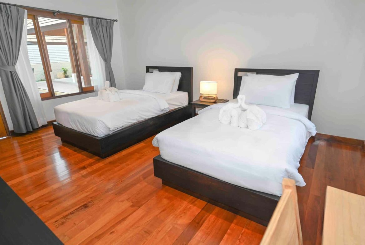 Spacious 3+1 Bedroom Private Pool Villa for Rent in Pasak